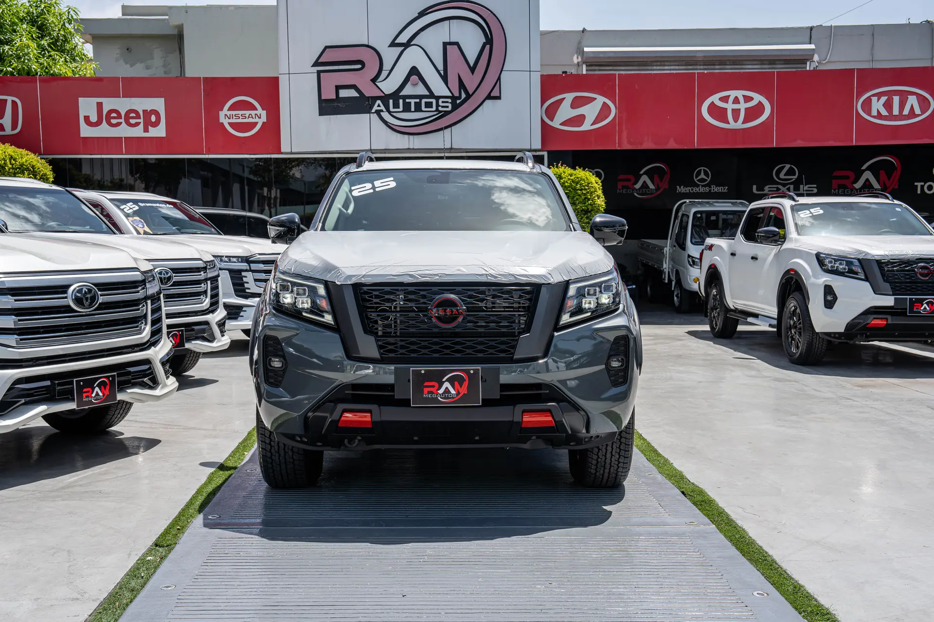 Nissan NAVARA PRO-4X 2025 - Imagen 2
