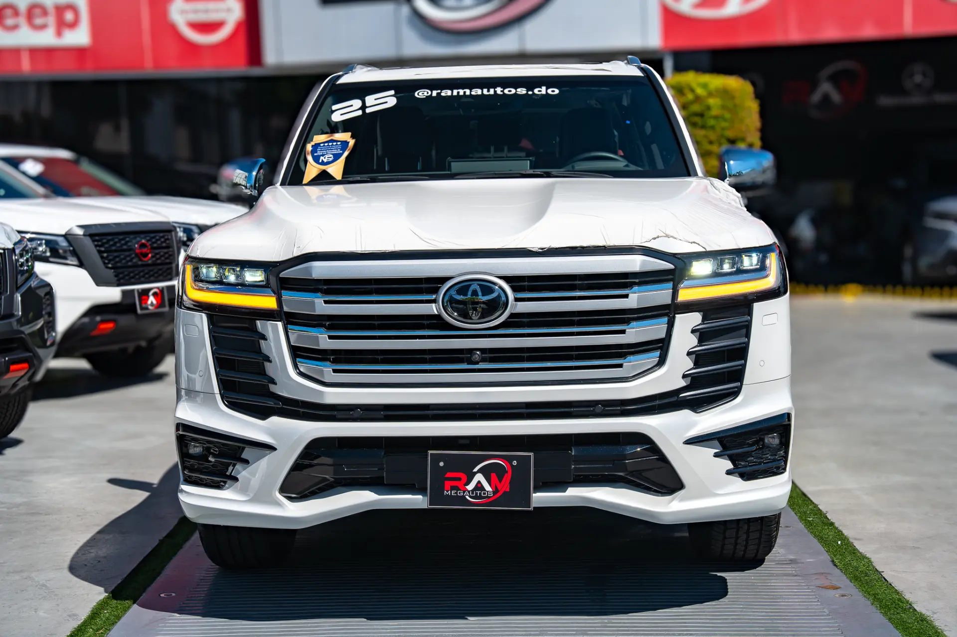 Toyota Land Cruiser VXR 2025 - Imagen 2