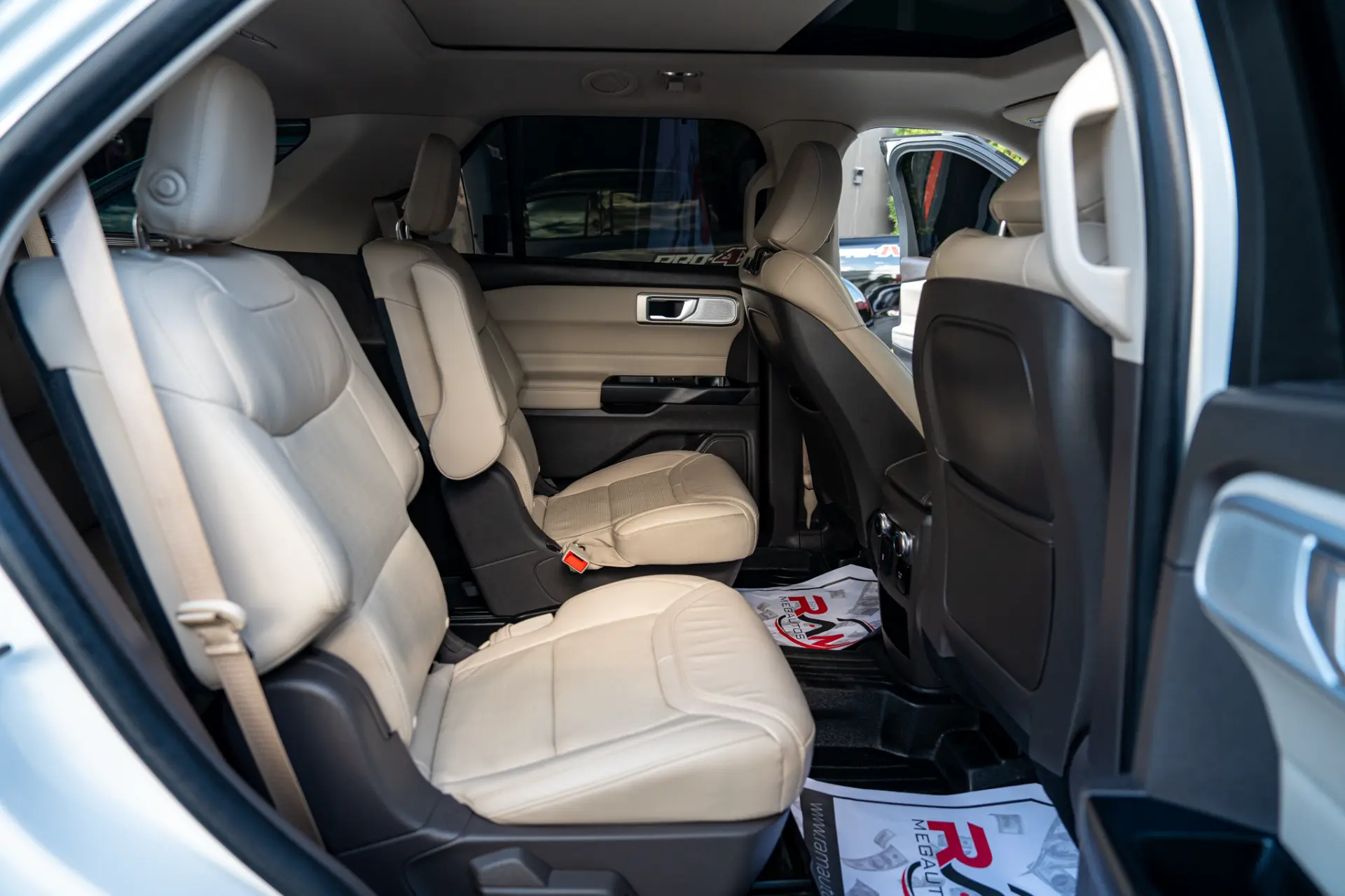 Ford Explorer Platinum 2021 - Imagen 3