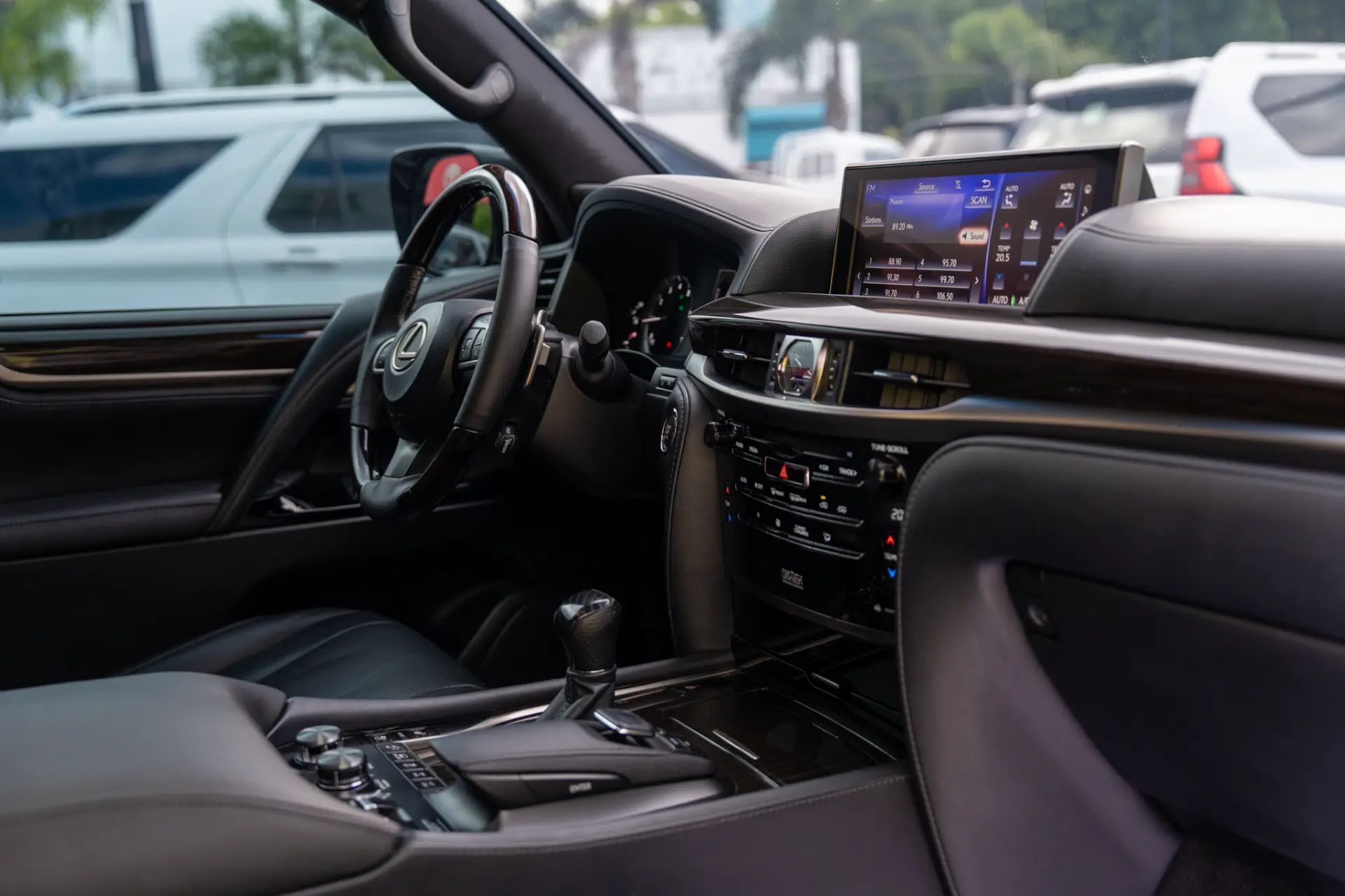 Lexus LX570 2017 - Imagen 4