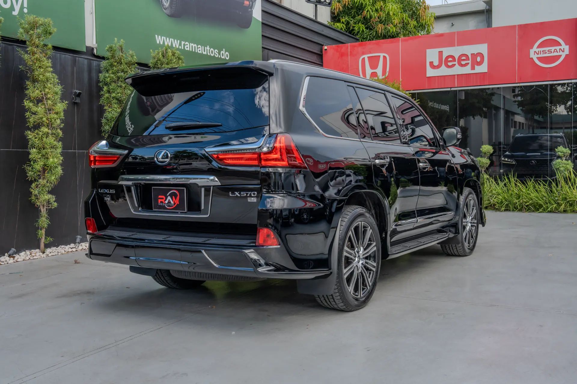 Lexus LX570 2017 - Imagen 27